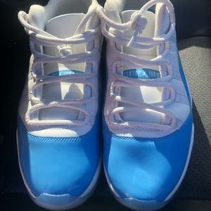 SOLD🚨SOLD🚨Jordan 11 unc low